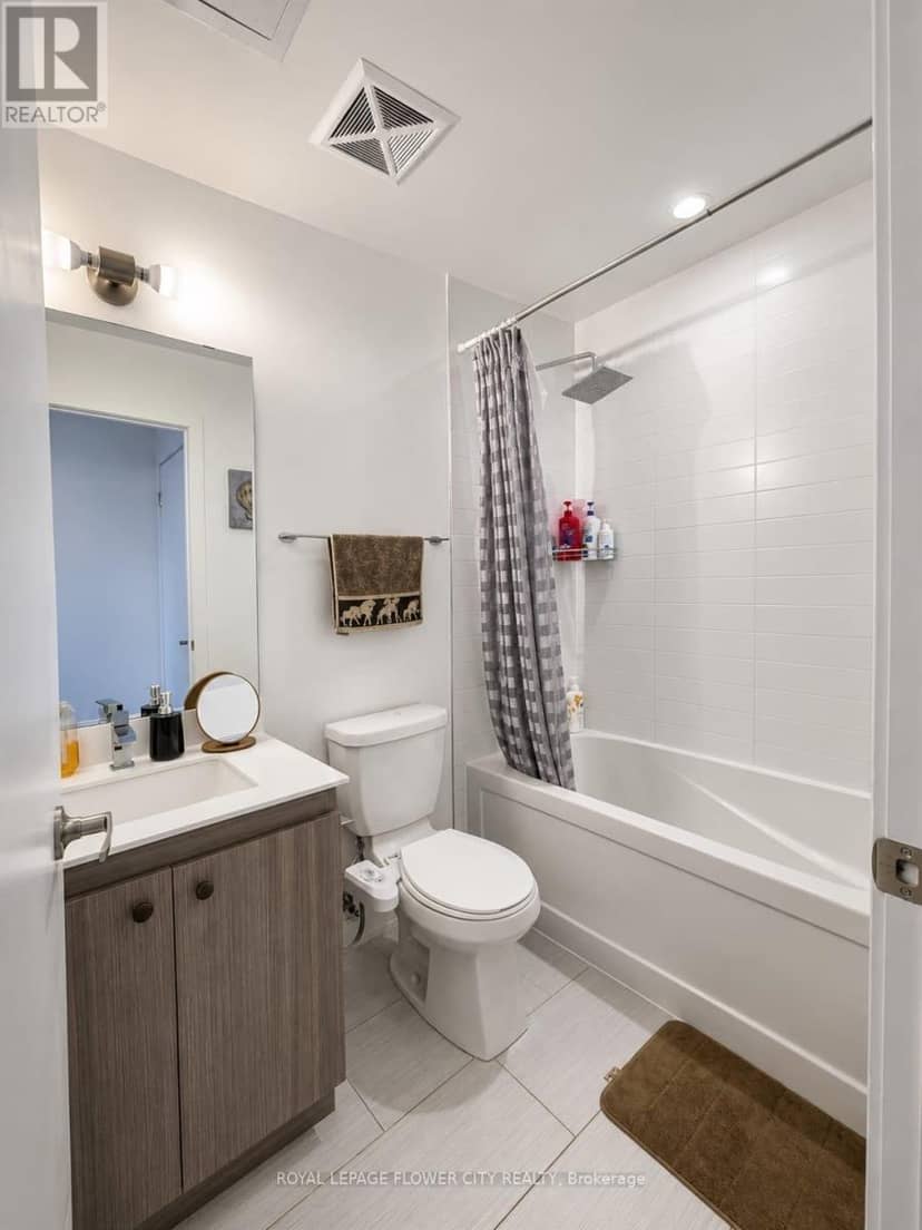 607 - 10 Willison Square — photo 19 of 28