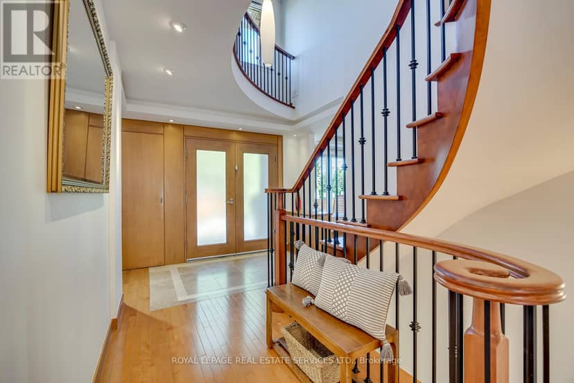300 Canital Court — photo 5 of 40