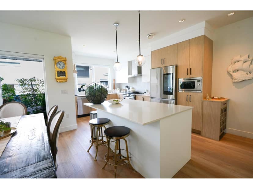 38 12585 104A AVENUE, Surrey, photo 4
