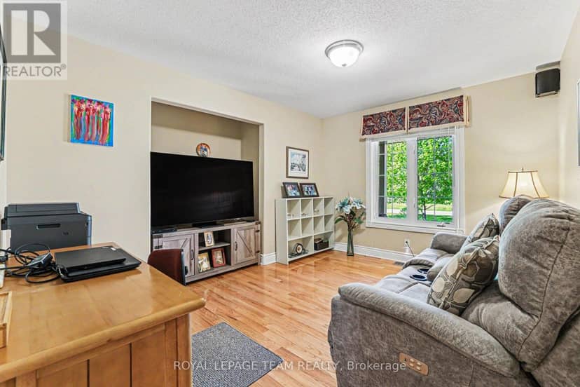 28 Kimberly Avenue — photo 20 of 40