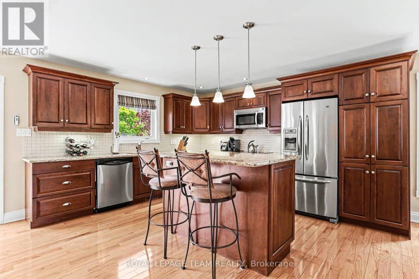 28 Kimberly Avenue — photo 13 of 40