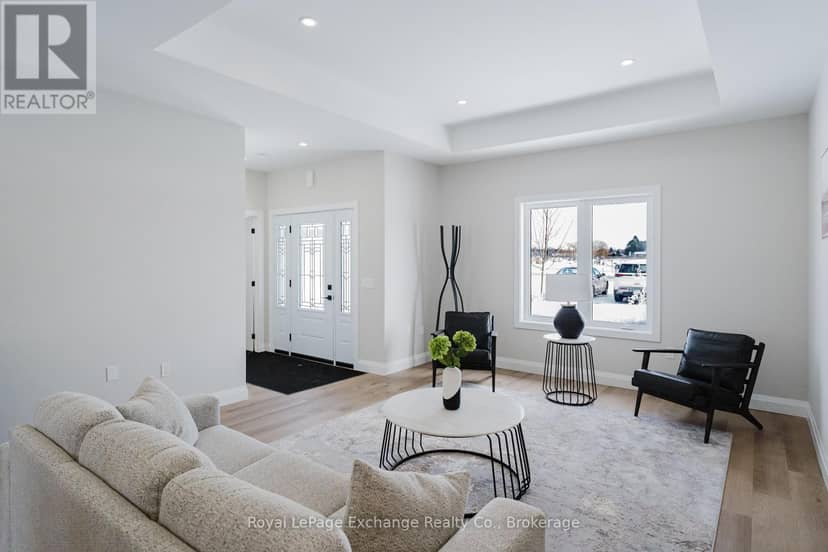 Unit 42 - 1071 Waterloo Street N — photo 4 of 28