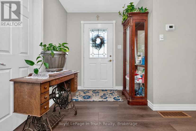 13 Hallen Drive — photo 11 of 40