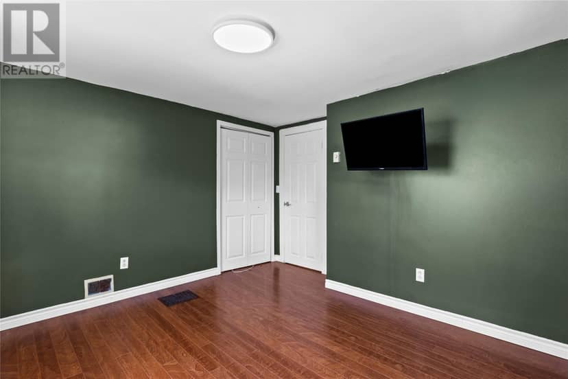 22 Mount Royal Avenue — photo 18 of 23