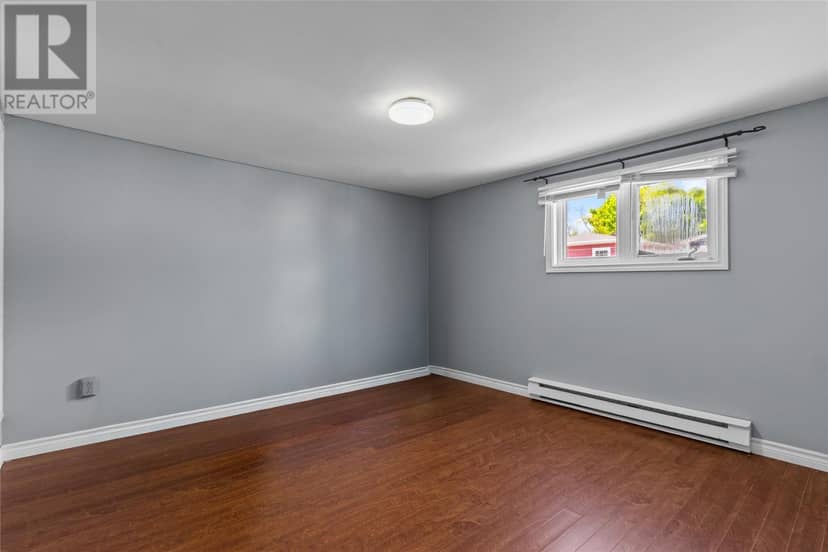 22 Mount Royal Avenue — photo 19 of 23