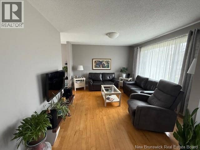469 Chaleur Street — photo 9 of 40
