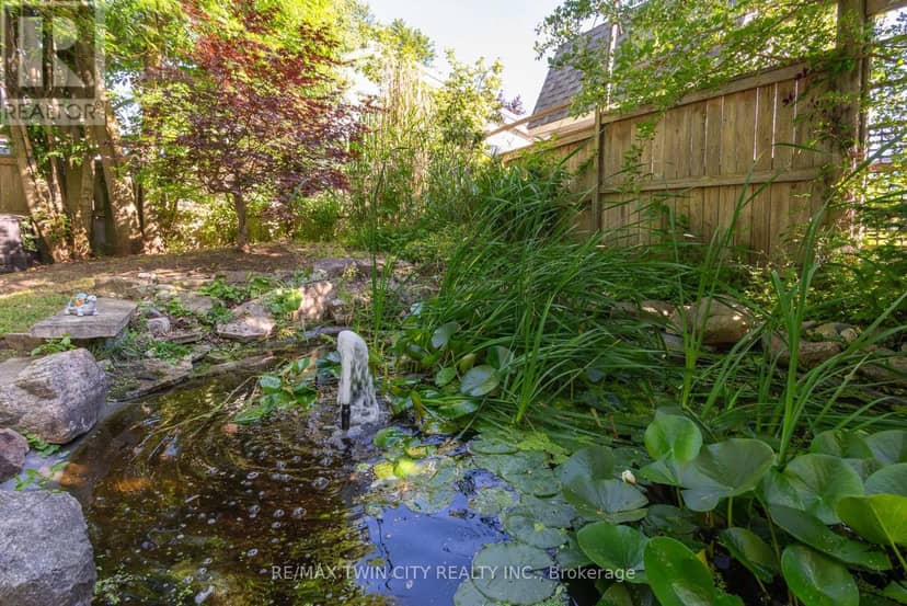 162 Parkside Drive E — photo 15 of 40