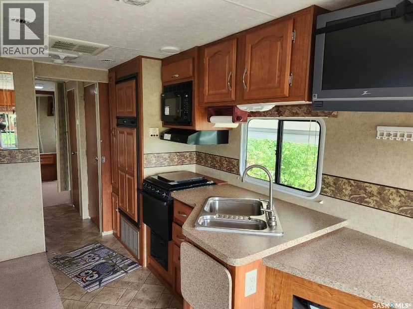 102 Enchanted Loop Deep Woods RV Campground, Wakaw Lake, photo 3