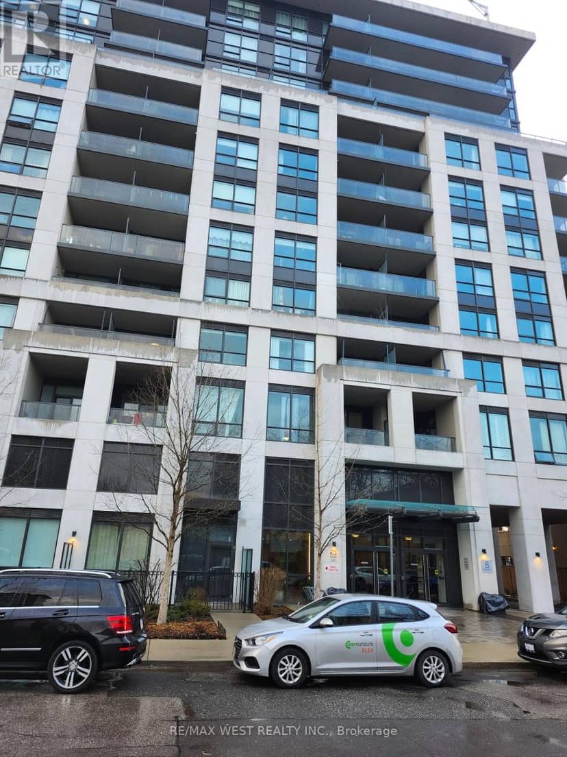 426 - 8 Trent Avenue — photo 3 of 29
