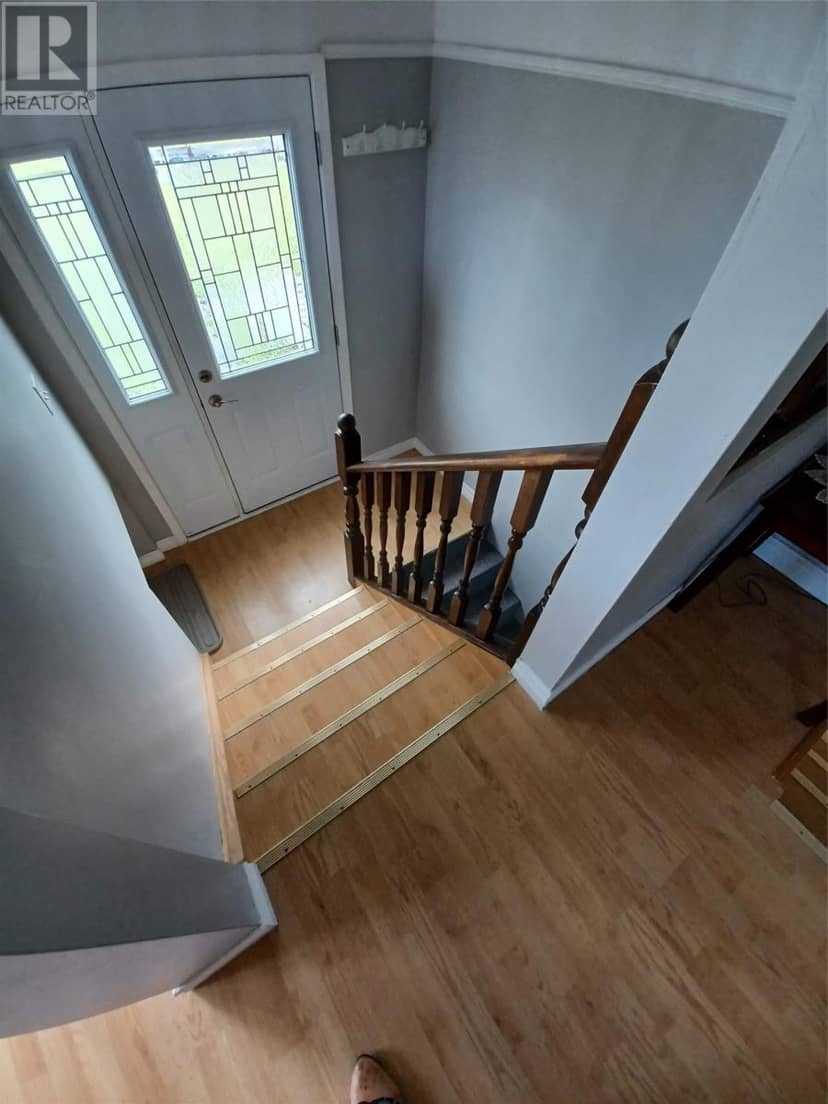 9 Juniper Crescent — photo 7 of 25