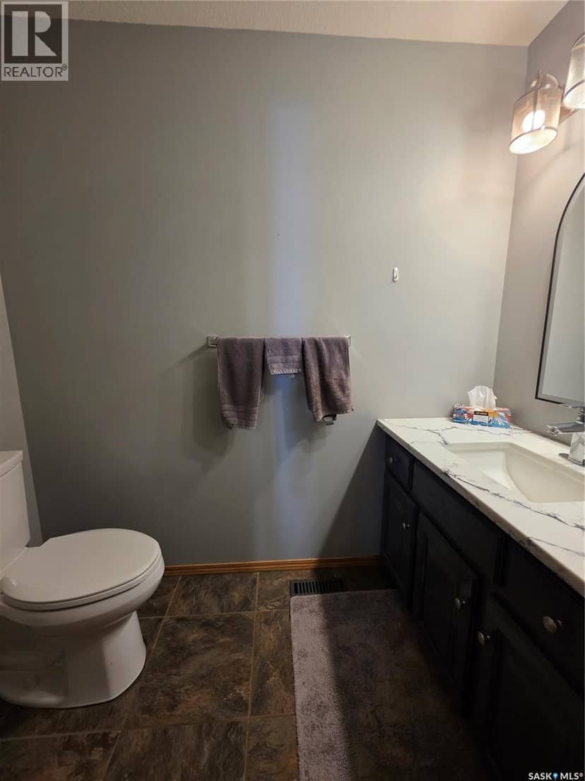 2267 Newcombe DRIVE — photo 10 of 40