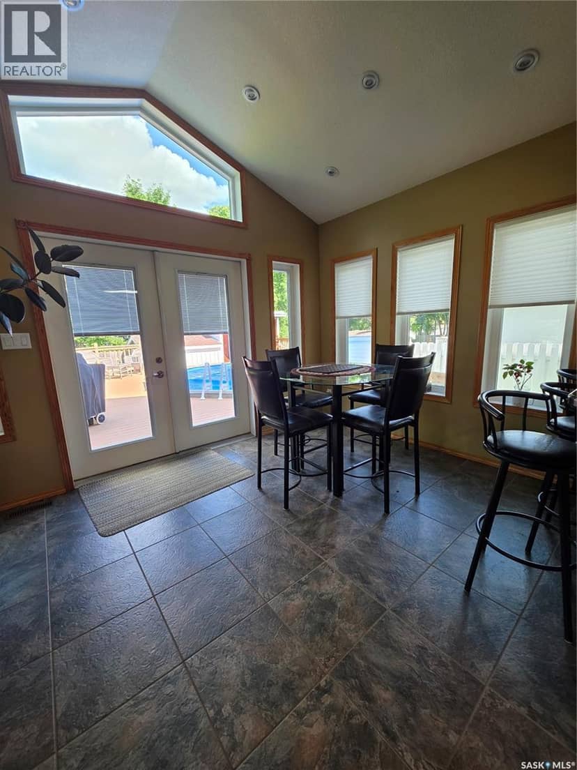 2267 Newcombe DRIVE — photo 19 of 40