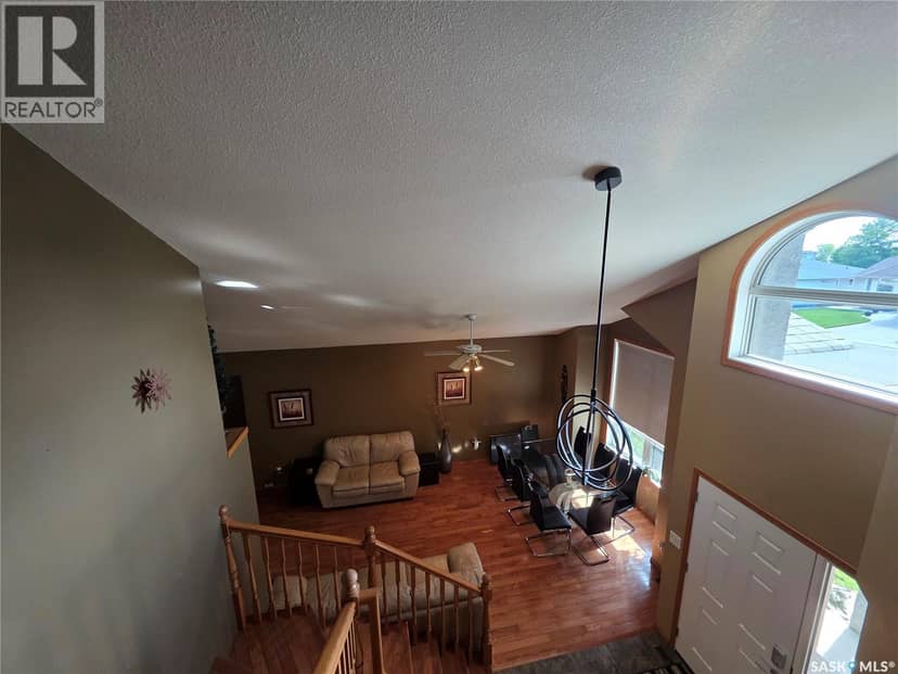 2267 Newcombe DRIVE — photo 5 of 40