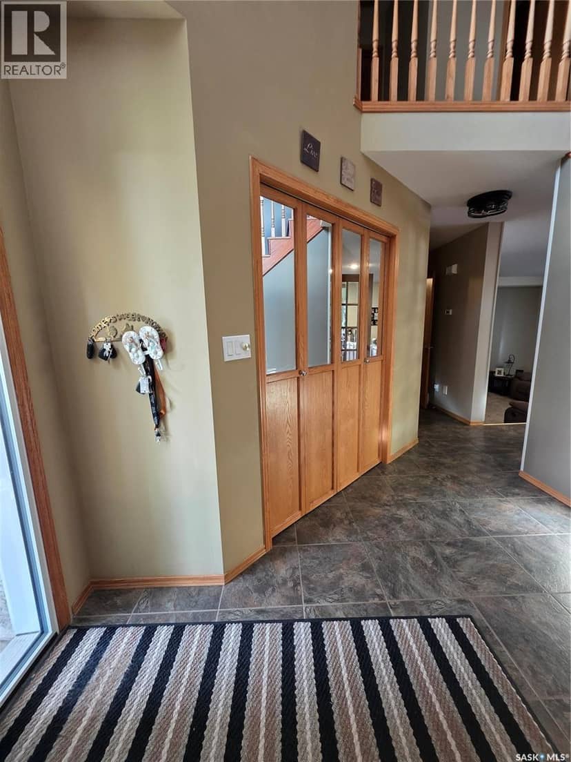 2267 Newcombe DRIVE — photo 6 of 40
