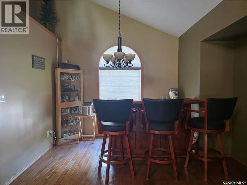 2267 Newcombe DRIVE — photo 9 of 40