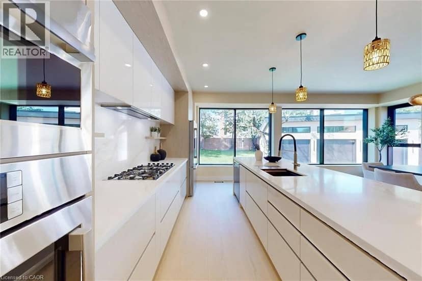 28 DUNSMORE Gardens — photo 12 of 40