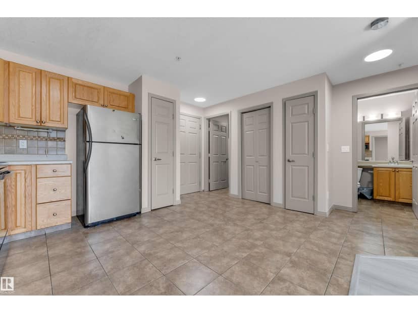 #125 5005 165 AV NW — photo 10 of 28