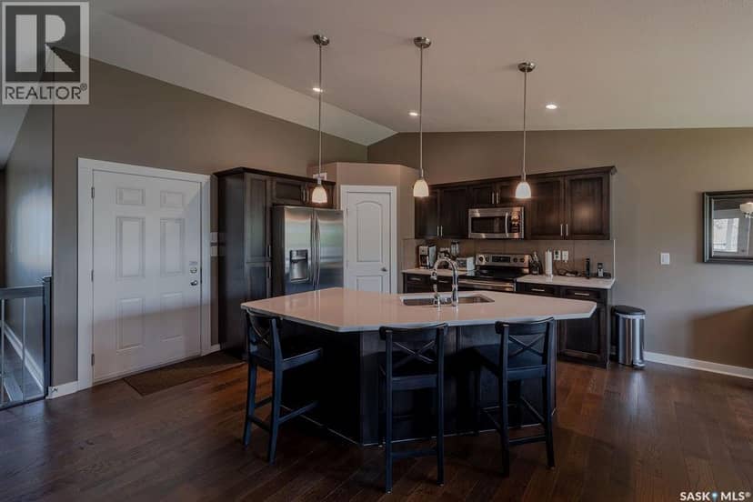 B 636 Riche STREET — photo 11 of 28