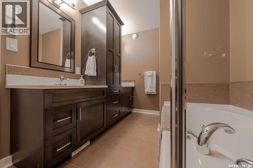 B 636 Riche STREET — photo 20 of 28