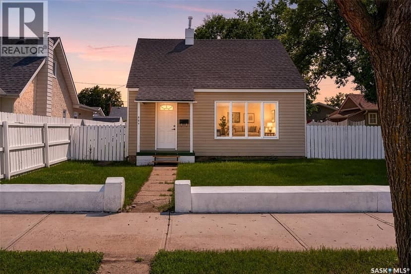 805 Athabasca STREET E, Moose Jaw, photo 2