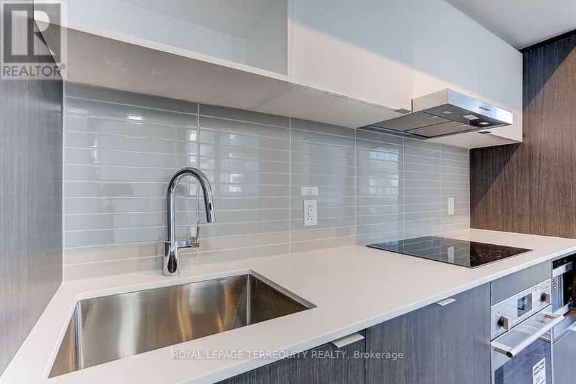 3215 - 138 Downes Street — photo 22 of 31