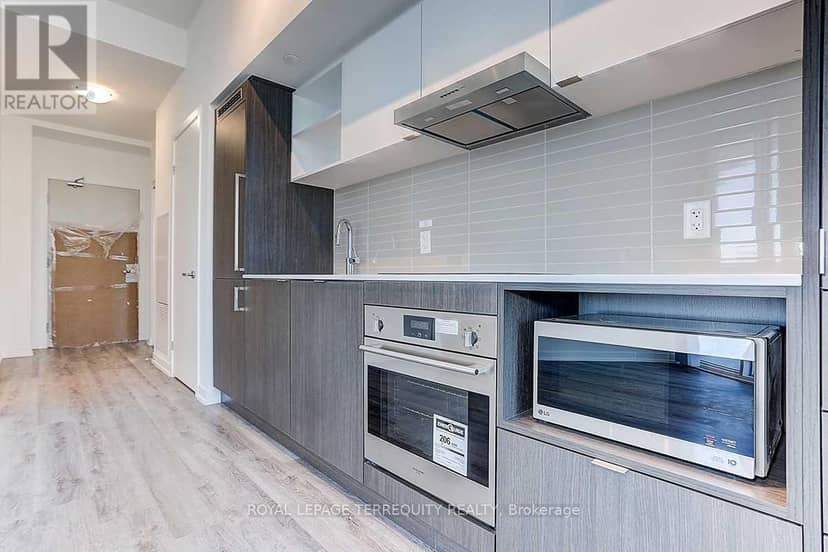3215 - 138 Downes Street — photo 14 of 31