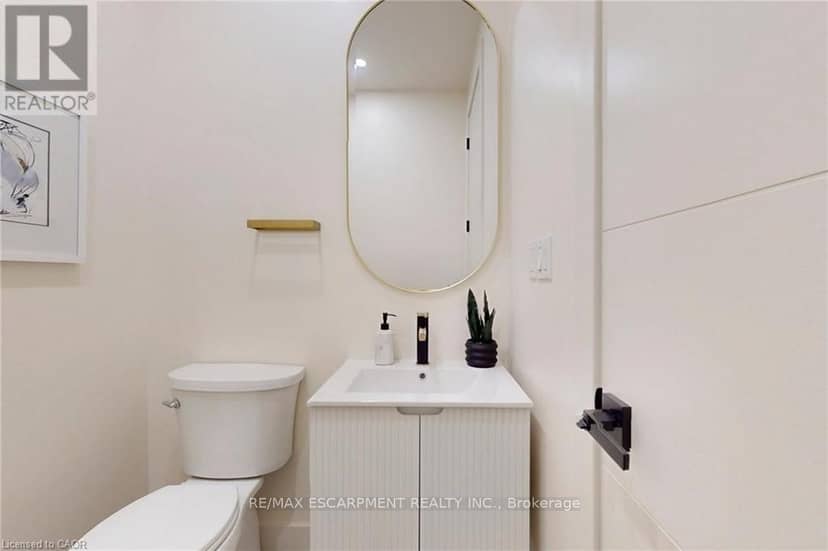 28 Dunsmore Gardens — photo 19 of 40