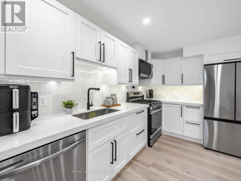 13 Swanhurst Boulevard — photo 20 of 28