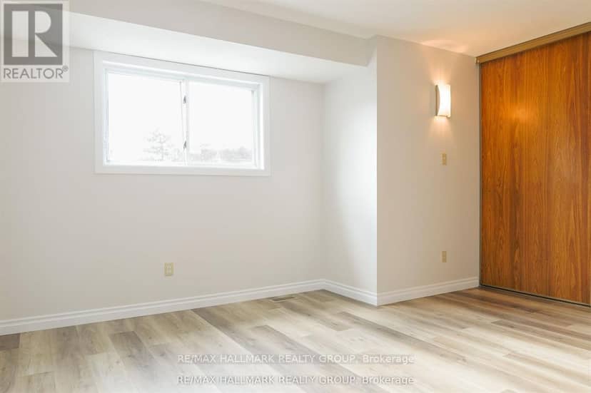 122 - 2624 Pimlico Crescent — photo 16 of 32