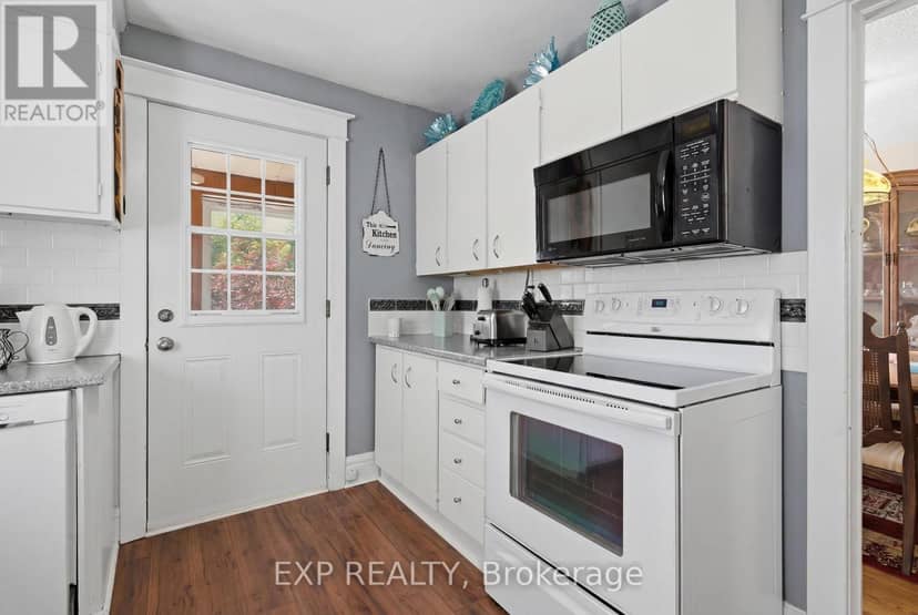 26 Lowell Avenue — photo 20 of 40