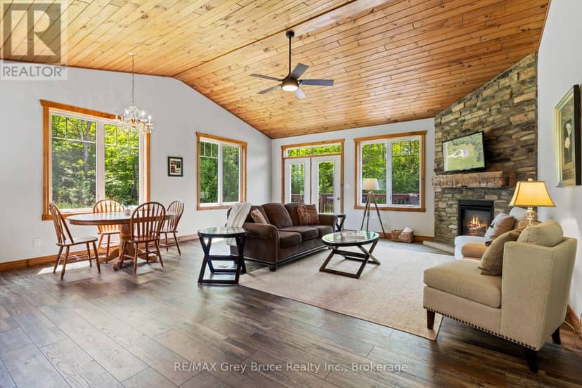 1379 West Road — photo 13 of 40
