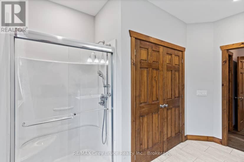 1379 West Road — photo 24 of 40