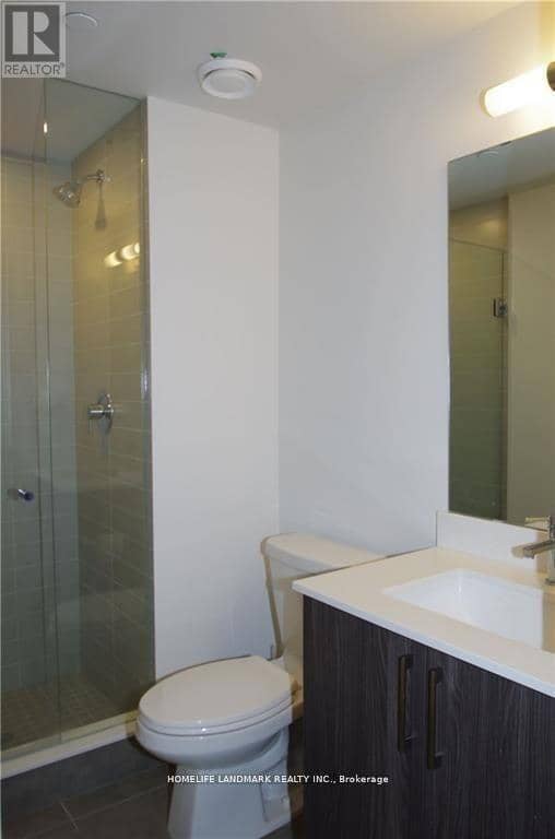 1113 - 27 Bathurst Street — photo 17 of 22