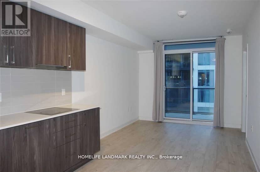 1113 - 27 Bathurst Street — photo 8 of 22