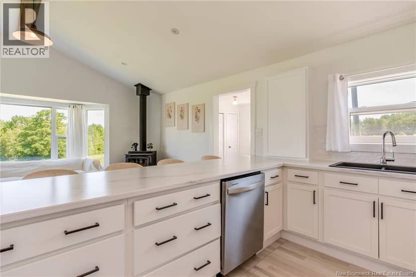 520 Middlesex Road — photo 11 of 40