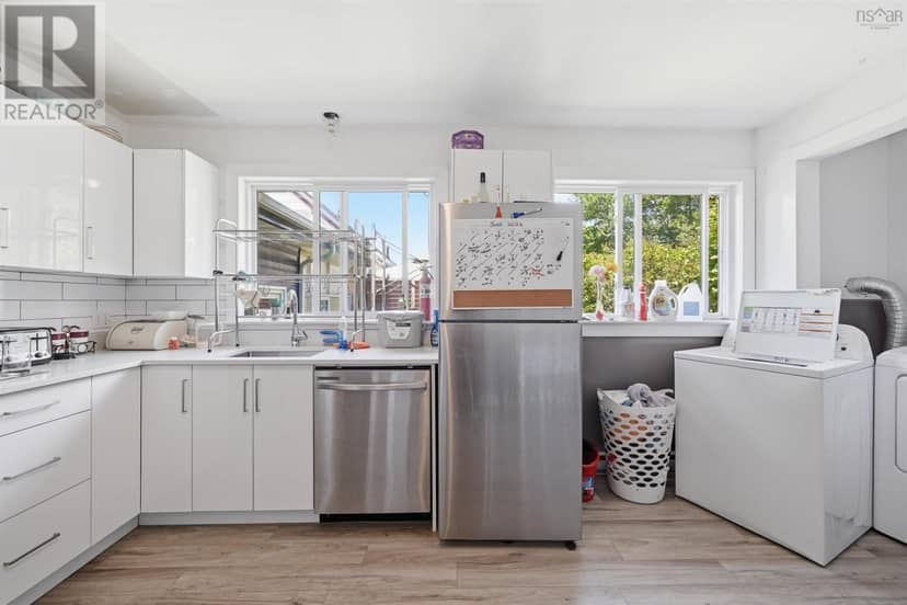 8B Gordon Street — photo 17 of 40