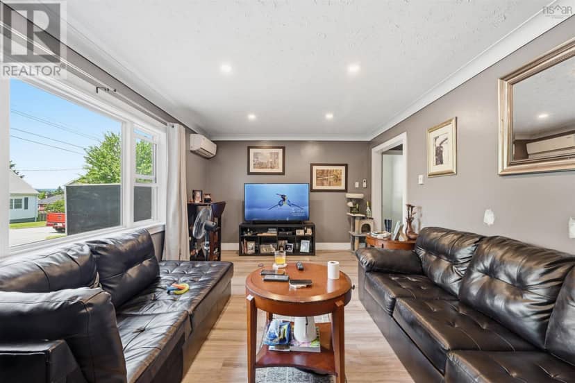 8B Gordon Street — photo 8 of 40