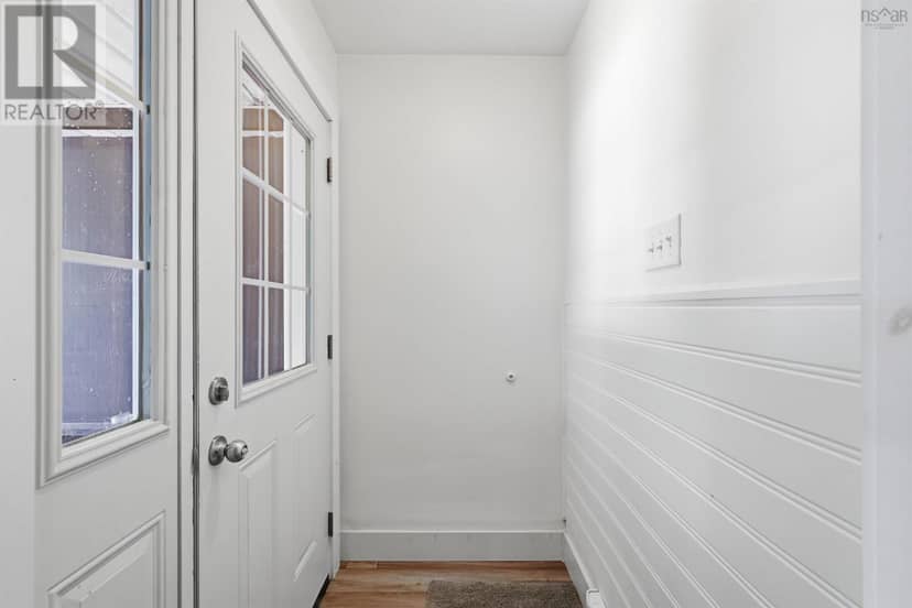 8B Gordon Street — photo 3 of 40