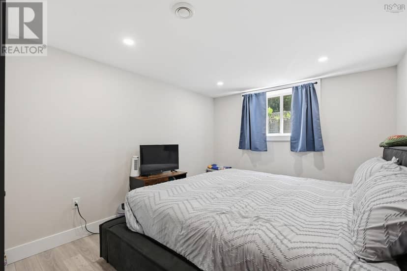 8B Gordon Street — photo 35 of 40