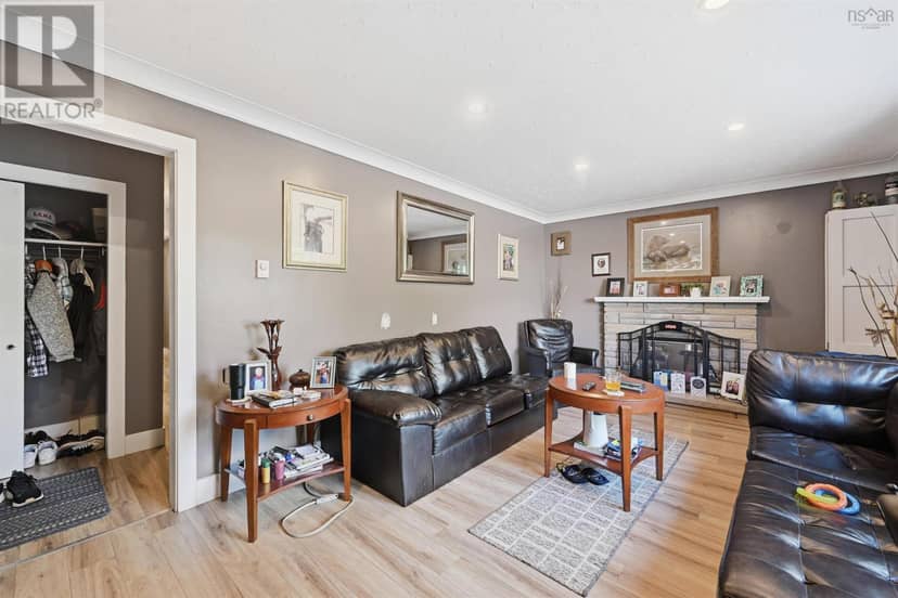 8B Gordon Street — photo 7 of 40