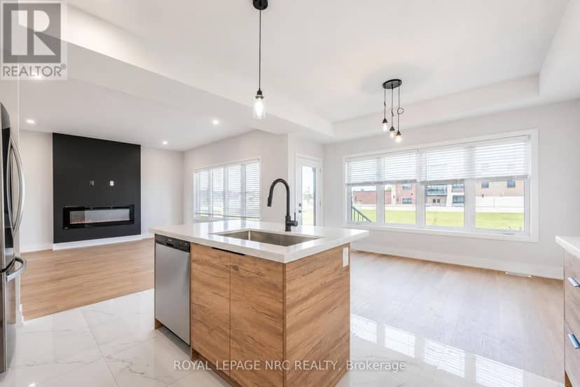 7384 Splendour Drive — photo 13 of 39