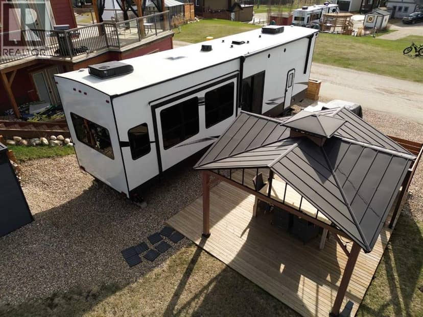 6102, 25054 South Pine Lake Road, Rural Red Deer County, photo 3