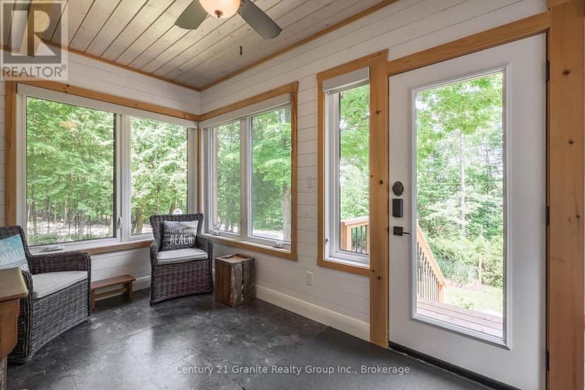1283 Wonderland Road — photo 4 of 40