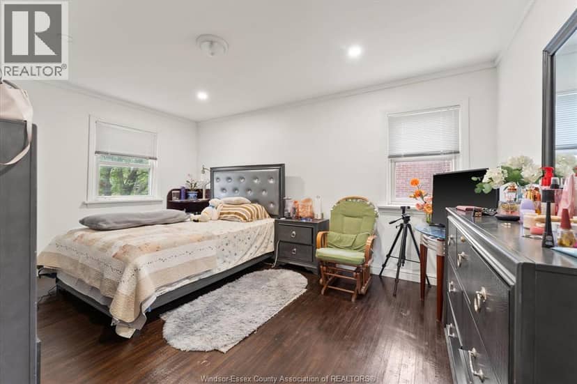5188 Wyandotte St Street — photo 14 of 40