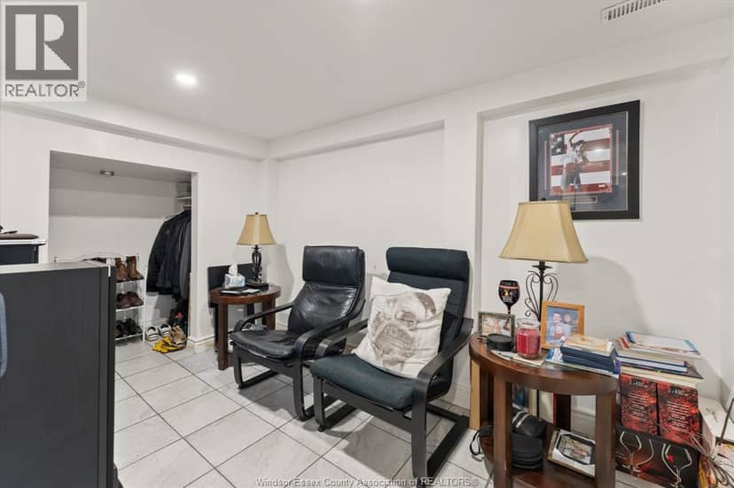 5188 Wyandotte St Street — photo 29 of 40
