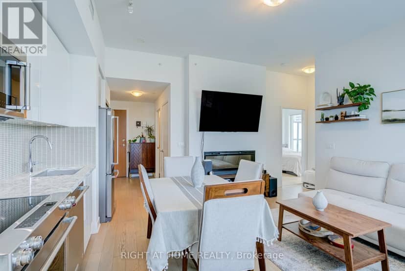 1413 - 30 Shore Breeze Drive — photo 12 of 40