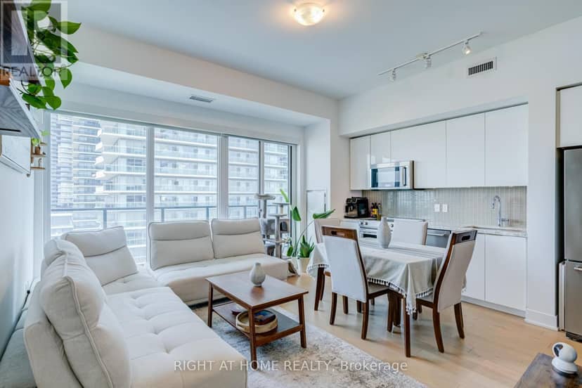 1413 - 30 Shore Breeze Drive — photo 13 of 40