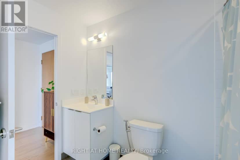 1413 - 30 Shore Breeze Drive — photo 27 of 40