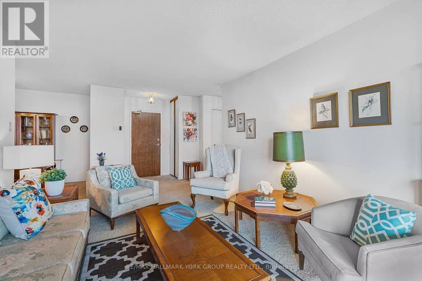 1007 - 7811 Yonge Street — photo 18 of 40