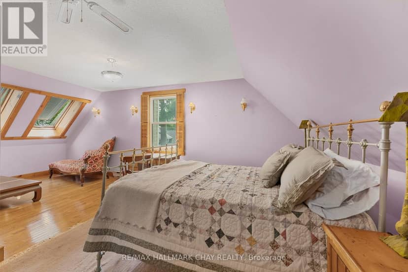 209 Bay Street — photo 37 of 40